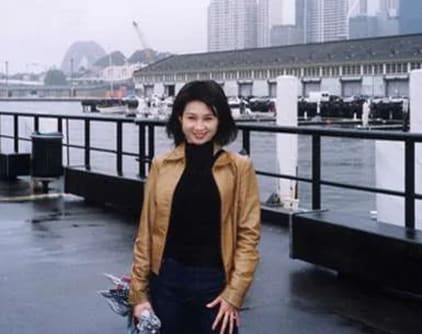 《共产党统治中国的150个家族》（DT挖掘机团队出品）
019.10 曾庆红家族

儿媳：蒋梅，
原为CCAV大裤衩《影视同期声》节目的主持人，现任中国房地产开发商人和集团非执行董事。

曾伟是上海大...