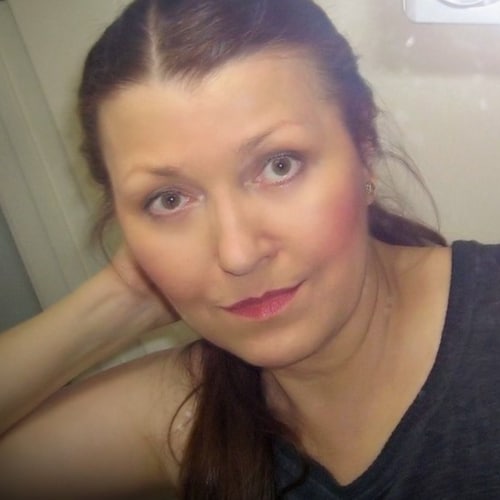 Single white female, 5' 6, light brown hair dyed auburn.  I love music.  I love sharing my most favorite songs that touc...