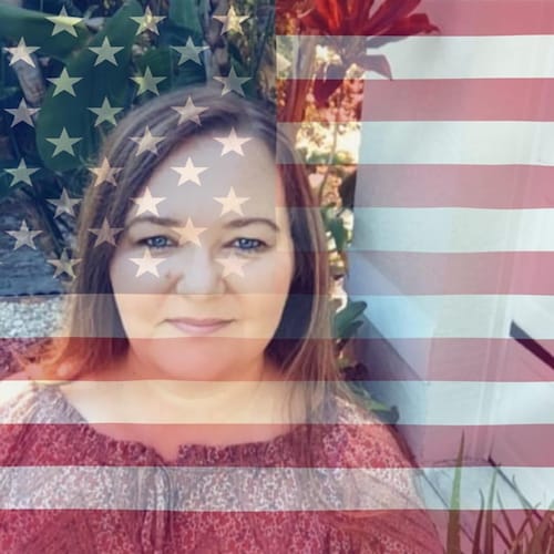 Christian✝️ 
Conservative
Patriot🇺🇸
Wifey/Mom/Lolly
Fur-Mom🐶
Paralegal ⚖️ Book Worm 🐛 Floridian #TrumpTrain 🚃#BackT...