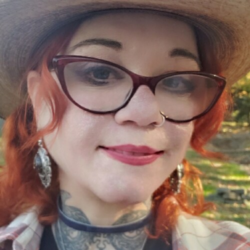 Nerd.  Homeschooler.  Army vet.   Non purveyor of bovine manure.   Has been rumored to be armed and hilarious.