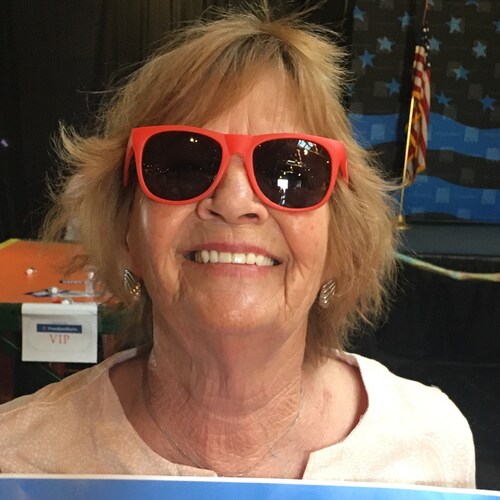 Christian, Conservative America First Patriot, a mom,grand mom and wife, Love God and Country.