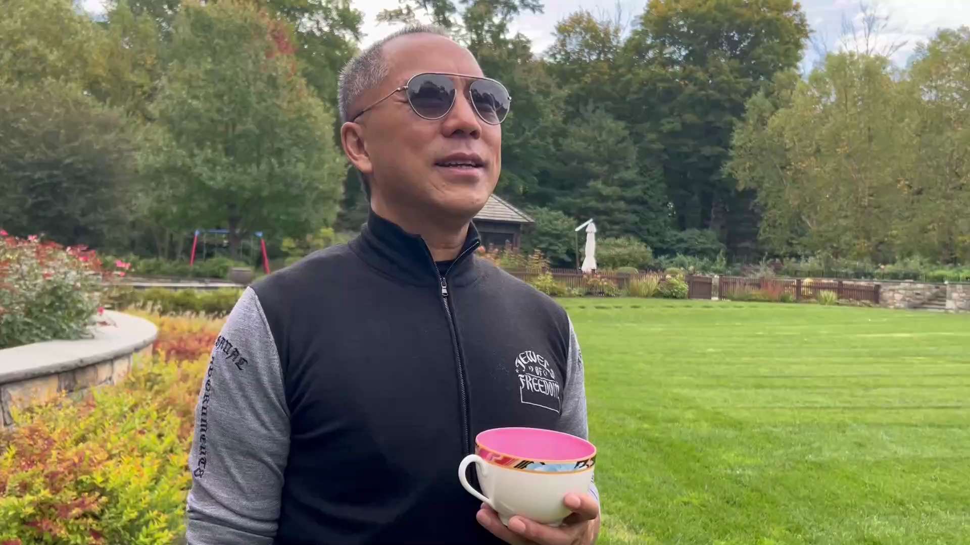 2022.10.10 尊敬的战友们好…….共产党的狂妄无知所带来的灾难是空前绝后的…….在疫苗灾难面前只有新中国联邦才能真正的感受到生命的安全与未来无限的美好……感恩，珍惜自己所拥有的一切……
