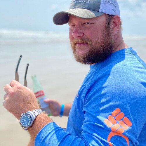 True middle of the roader, super small government advocate, anti-woke supporter, actual critical thinker.