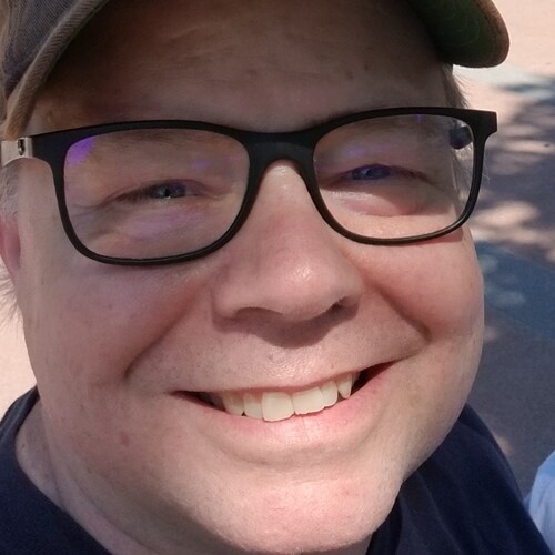 🇺🇸  Dad. Hubby. Patriot. MAGA! Trump won! SEC Football fanatic! Unapologetic red blooded American White boy! #BLUELIVE...