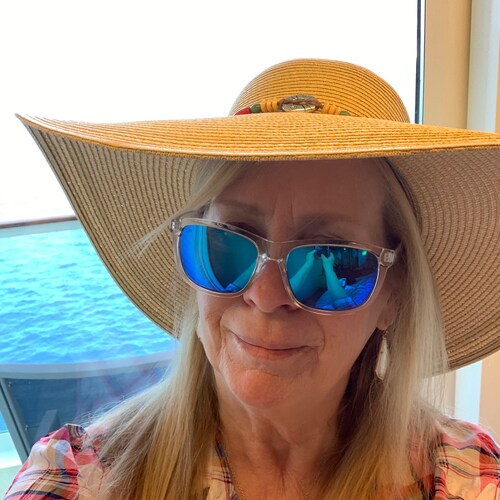 Love Jesus, the USA, Trump and my donkeys that I rescue from kill pens. True Patriot