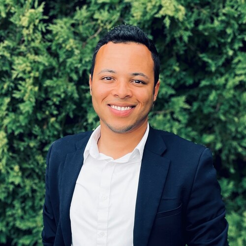 Husband to Kate 
Dog Dad to Jake and Lady 
Ecc. 12:13