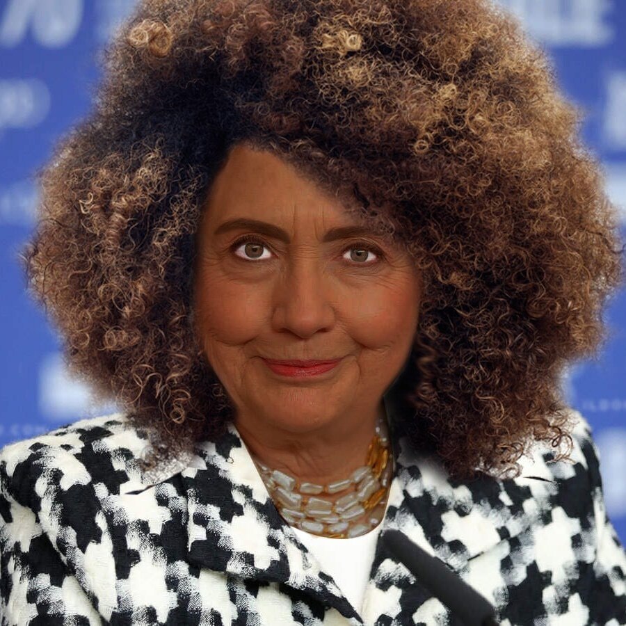 Killary Klinton announces 2024 campaign strategy. "I'll try anything!" 

