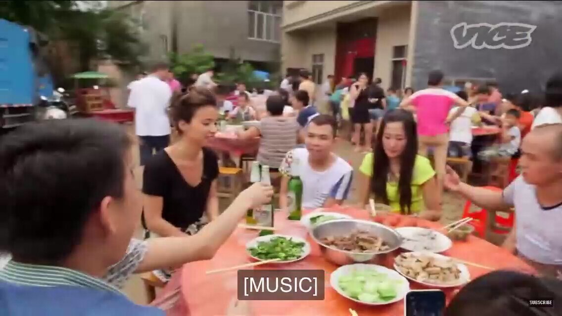 坚持6周（第五十六天）
Isabel Yeung,famous reporter of VICE,running dog of CCP and DS,enjoyed the real dogs,and...