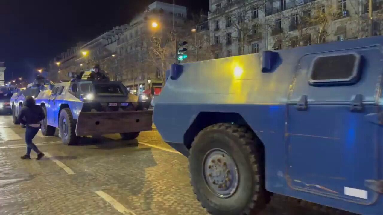 This is #Macron's dystopian #France, the same Macron that lectures #Putin on peace and military build ups.
When will #NATO be invading France to restore freedom and democracy?