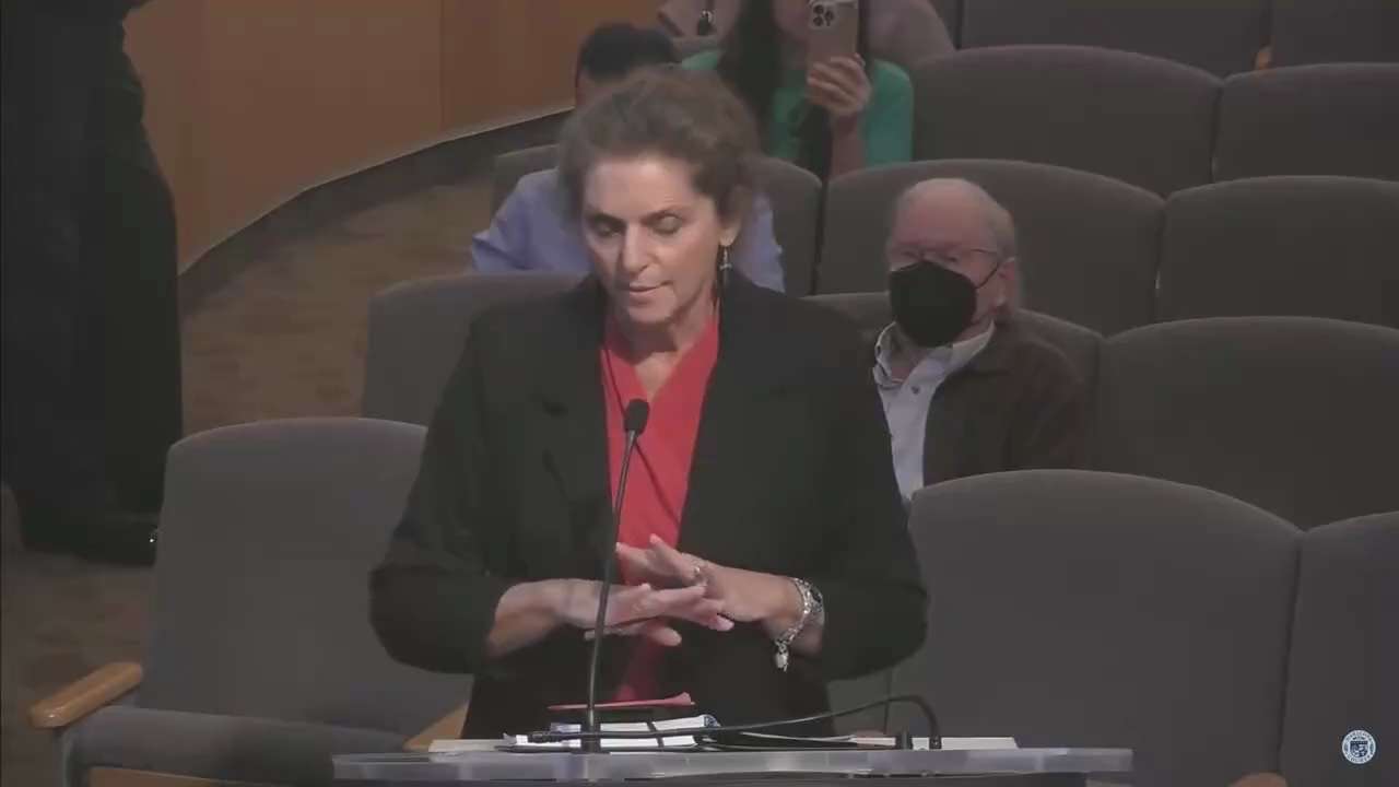 🚨MASSIVE FRAUD! ARIZONA POLL WATCHER~ MORE BALLOTS THAN PEOPLE!!! 
@ROHLL5  

