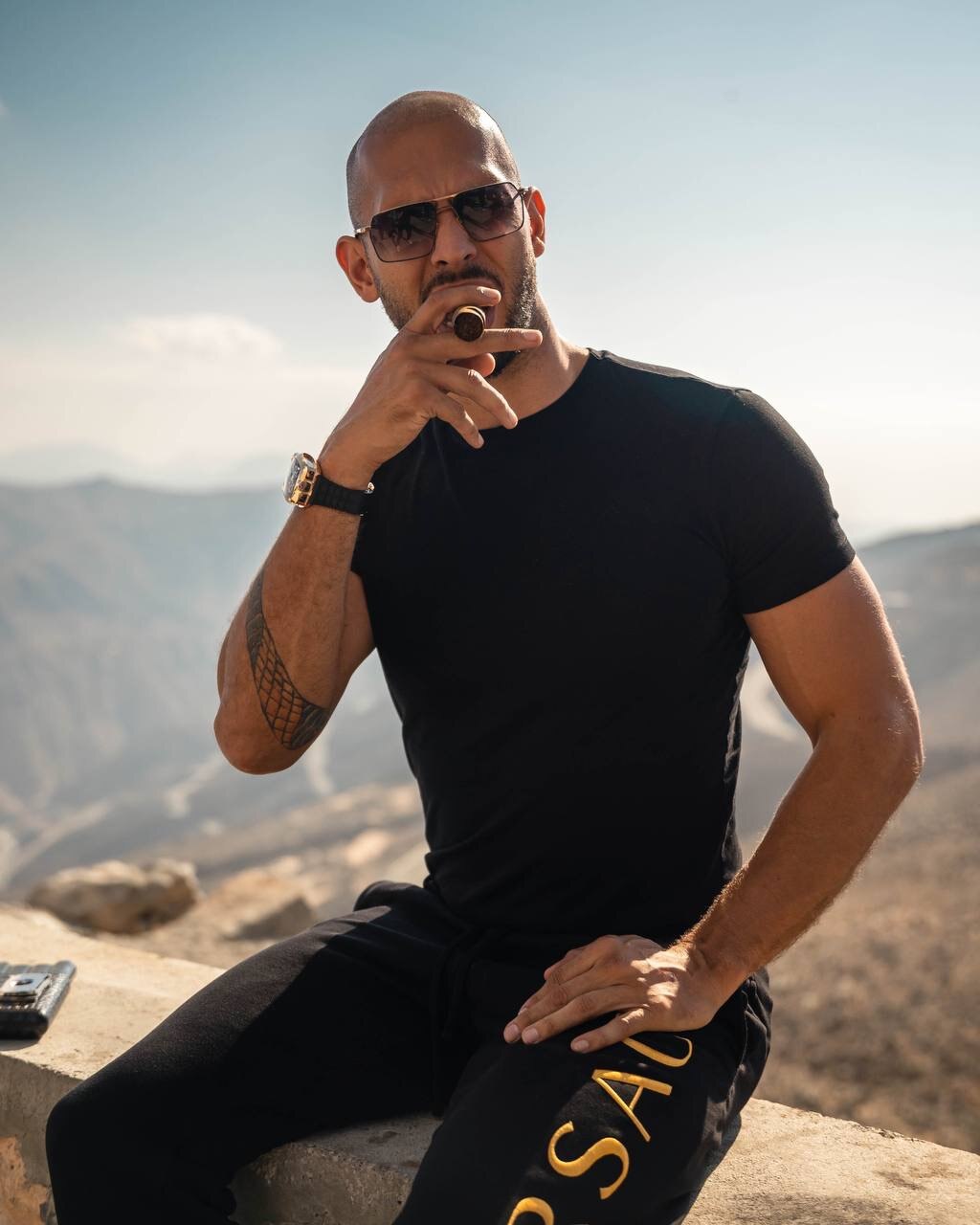 View Andrew Tate's post on GETTR. Join the discussion, share your thoughts, and connect with the community.