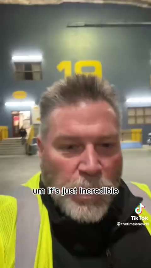 It's "The Hive" 😳
You're all gonna die down there 🤣