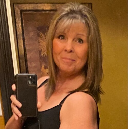 A strong, pure blooded, patriotic,  Canadian girl 🇨🇦