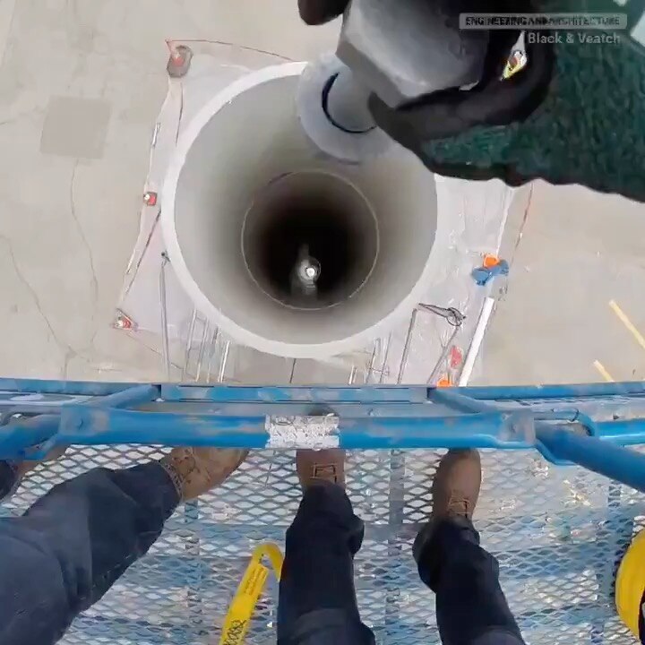 A demonstration of why hard hats are essential 

📹 Black & Veatch