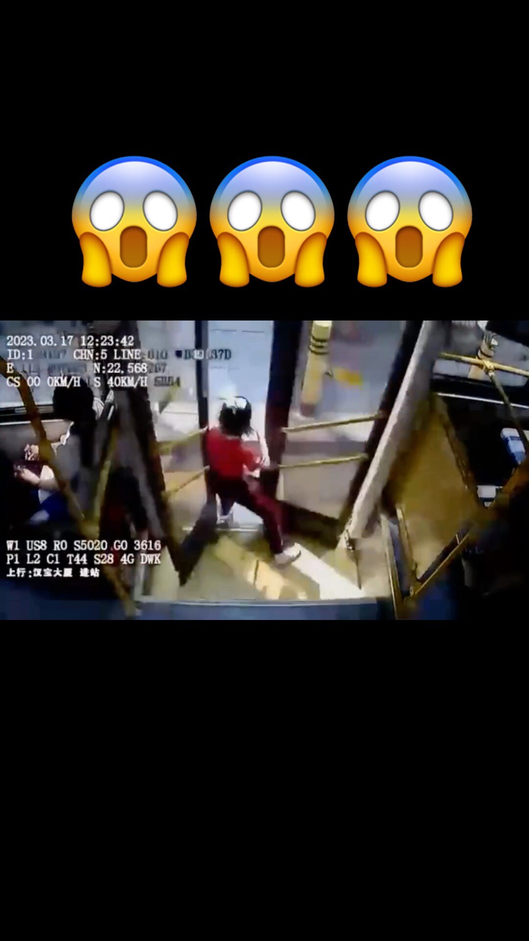 67 On GETTR In China Children s Feet Caught In Door On Bus 67-on-gettr-in-china-children-s-feet-caught-in-door-on-bus