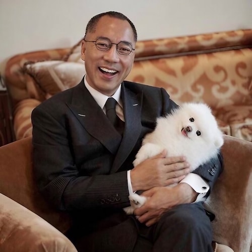 跟隨七哥滅共 
無苗有幣的新中國聯邦人