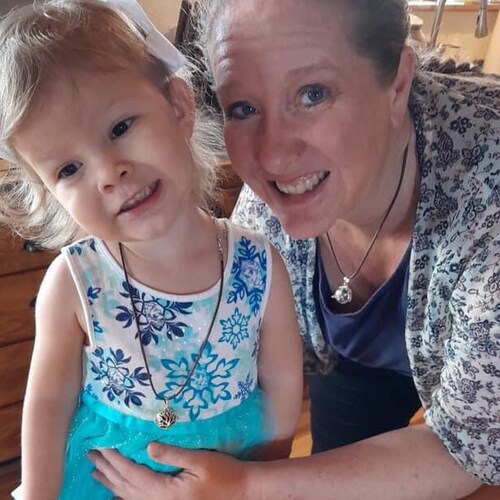 In Montana, love being a mom to my daughter, love God, supports Israel, is a virtual assistant, and a natural health con...