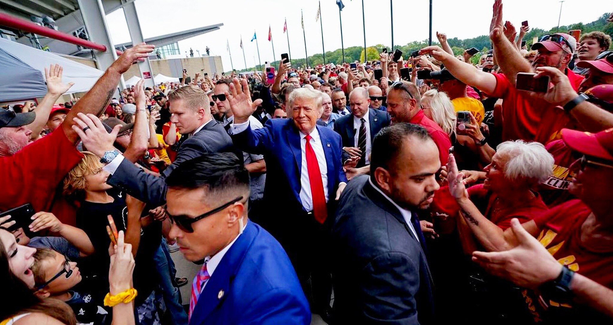 IOWA LOVES TRUMP!!!🥳🥳🥳