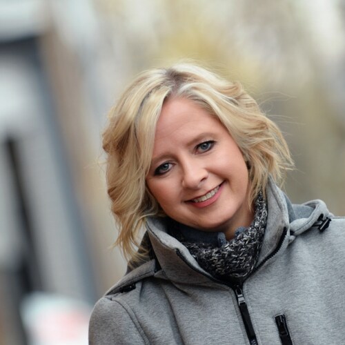 Analyst and Bartender