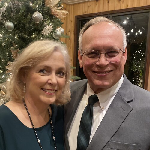Christian husband father Papa. Proud 6th generation Texan. I support MAGA AMERICA 1st & President Trump