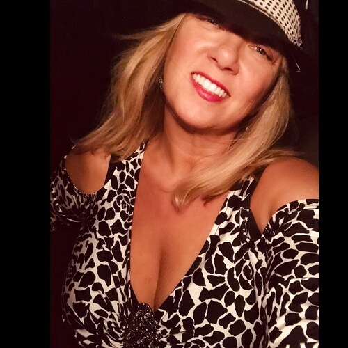 Liberty loving, gun toting badass Cajun Chick from The Berry. SoLo living is the life for me, Bayou Teche born  and rais...