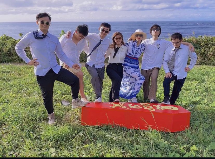 这个棺材，给中共的，可以吗？🤣🤣