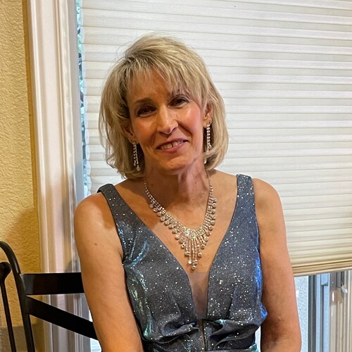 Mom, grandma, business owner, Mary Kay Consultant, dog lover, conservative