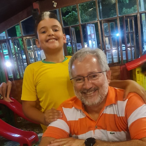 Brasileiro, Patriota, Cristão, Médico Veterinário, Trabalhador e Pai de Família!
*Sigo de volta quem me seguir!*