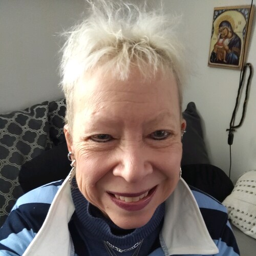 Marine mom, loves God, family & country.Freedom fighter🇺🇸Blessed with wonderfully large family w/grandchildren, dogs, cats, &many other of God's creatures ❤️