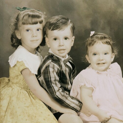 Homemaker, gram and DAR