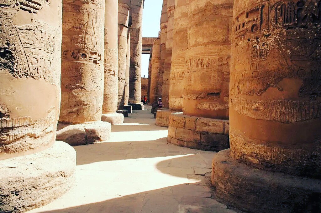 The Great Hypostyle Hall at Egypt's Karnak Temple has 134 massive stone columns! The 12 largest columns are 24m tall and 3.5m in diameter. The hall was constructed during the reign of Pharaoh Seti I, who reigned between 1294/1290 and 1279 BCE.
#egypt #luxor #upperegypt #karnaktemple #karnak #archeology #archetecture #construction #history #ancientegypt #ancienthistory #egyptian #egyptology #king #pharoah #rameses #world #art #artwork #artist #artofinstagram #artofgettr #artoftheday #artinprogress #artgallery #artongettr #blueprint #amon #amen #aten #egyptiva @Artist
