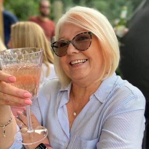 I have been married for 44yrs have a Son & 2 Daughters & 6 Grandaughters. We are British Trump supporters. On here to get up to date true information...
