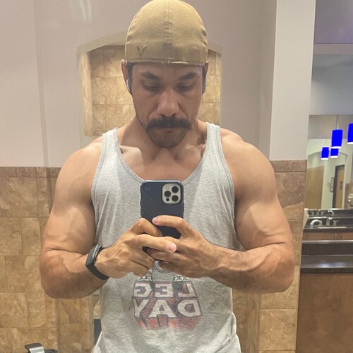 I love objectivist philosophy and BJJ.