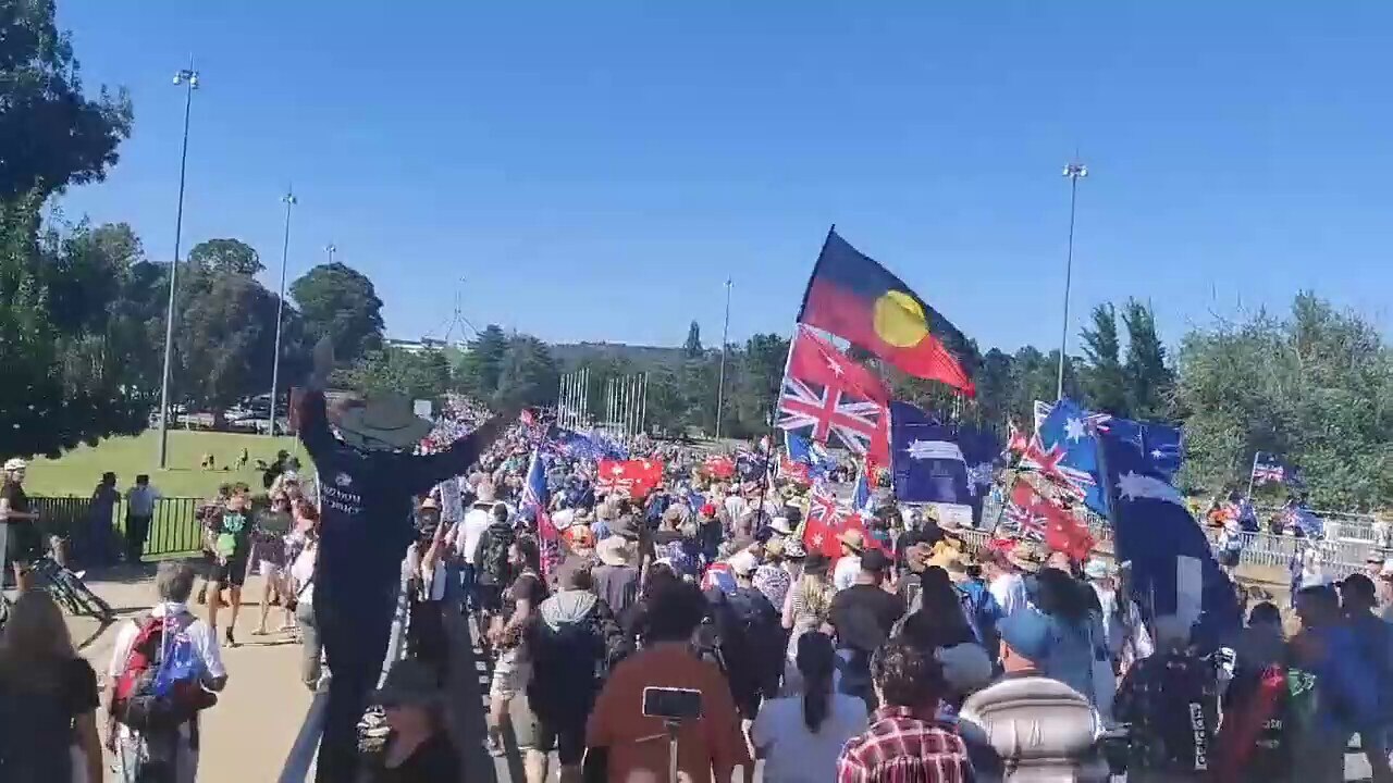 Amazing scenes in Canberra as Aussies march on the capital against covid tyranny.