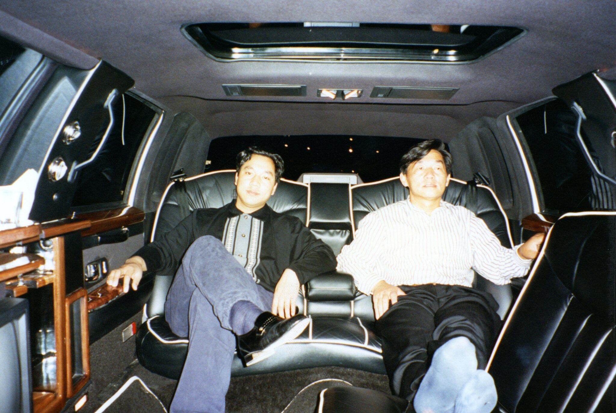 4月28日：在美国开董事会坐着土豪车，与贺老一起遊逛曼哈顿的我！ 

