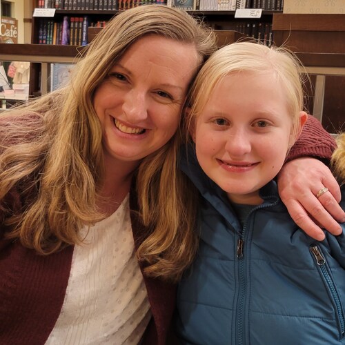 Lover of America and very conservative. Mother of four beautiful children and piano teacher.