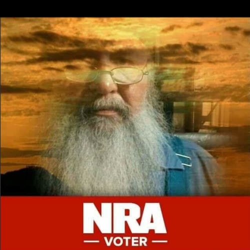 Christian, conservative, pro - constitution and Big Supporter of Donald J Trump ( I follow back patriots)No DM .