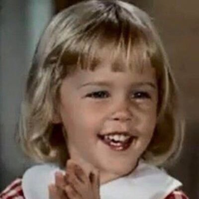 Wife, mother. Christian Conservative.