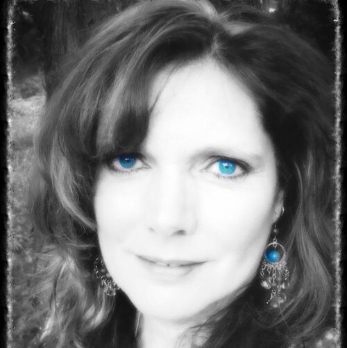 independently owned and operated; nerdy lover of books and a Siamese cat named Lucyfurr🐱;
I like my cat more than most ...