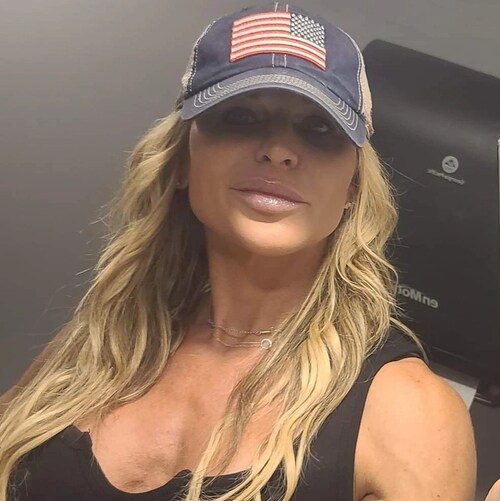 Proud Pro-Life Patriot, 2nd Amendment is our RIGHT!! * Military * Police LIVES MATTER * ALL Races Matter!!!! Fitness Nut 💪 God is my light!! 🇺🇸🙏 #MAGA
MOM❤️