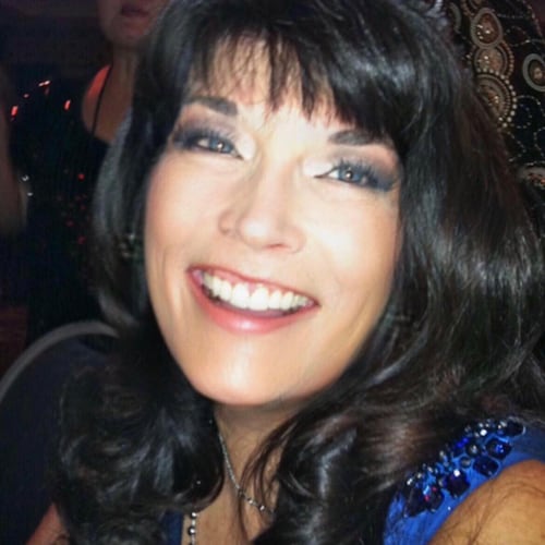 🍀 Christian Conservative & Country when country wasn’t cool, PLUS married to a veteran (@Davway22).  That should tell y...