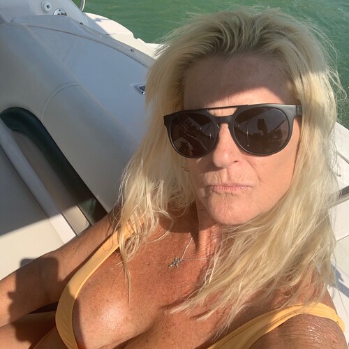 Love boating ⚓️ off-roading 🏁 and Glamping…Mom to my 2 Doxies Maxxi and Hank 🐶 Common Sense Conservative 🇺🇸🇺🇸🇺🇸