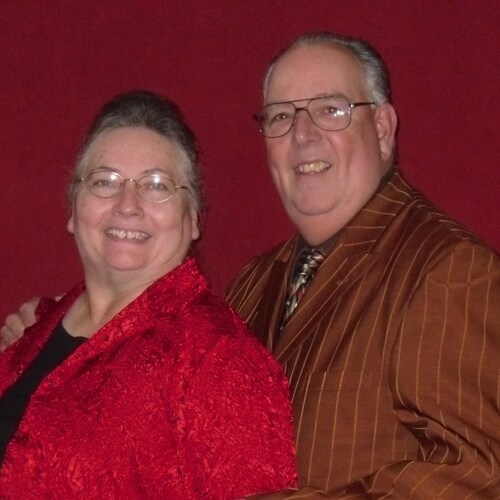 I am a retired art teacher enjoying my life. I love God, my family and my country.