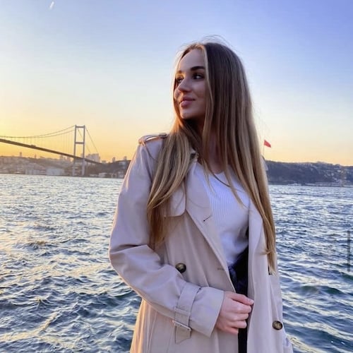 Visit Beverly_8081's profile on GETTR. View their posts, photos, videos, and connect with them on the social platform.