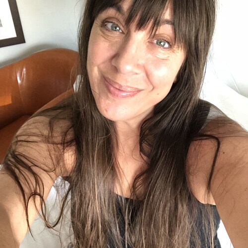 I’m a Barista and a Artist! I drive a 1978 VW camper and A Harley-Davidson Softail! I love Jesus!