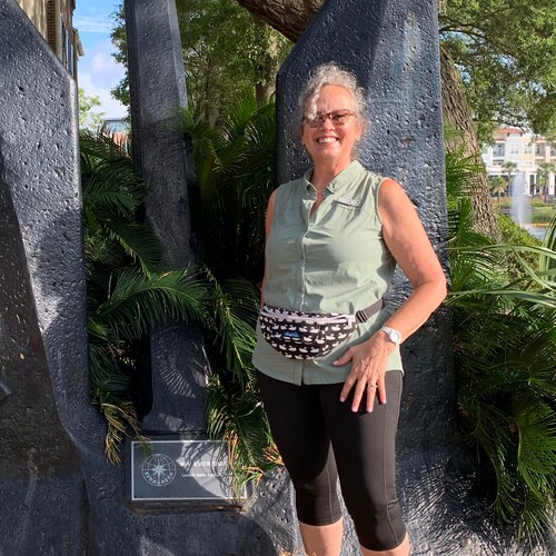 Love God, husband, dogs. Nurse practitioner. Born again conservative.