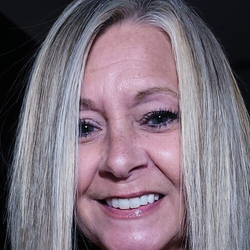 Retired Military wife,Mom of three grown young men. I'm a God fearing conservative who loves my country not my governmen...