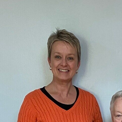 Retired homeschool mom. Student of classical education. Quilter.