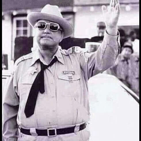 Sports nut,  Pro - Life. Conservative.
Back the Blue