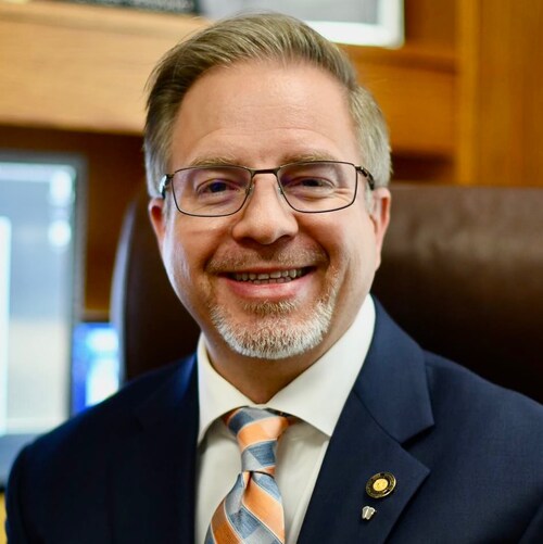 Imperfect Disciple of Jesus the Christ. Married 30+ to the woman of my dreams. Proud father. State Represenative, Oregon. Your Liberty First!